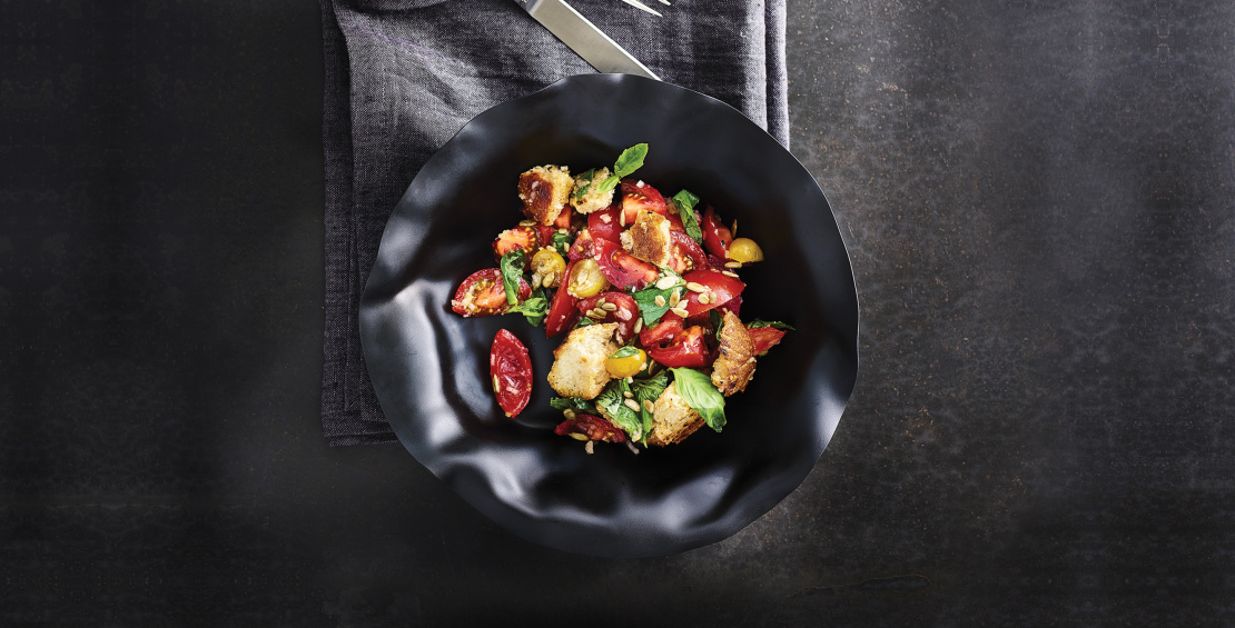 Tomato and bread salad with basil - Pödör