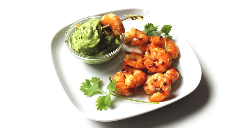 Grilled shrimps with hempseed oil avocado cream - Pödör