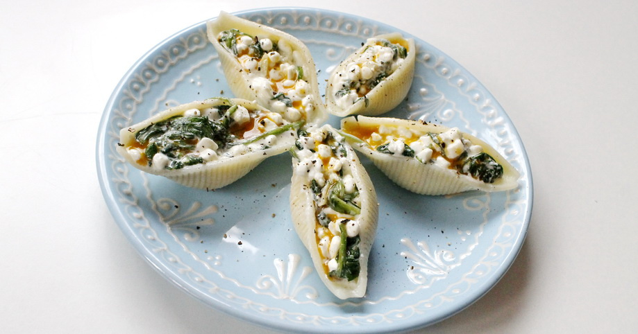 Spinach pasta salad with tomato vinaigrette - Pödör