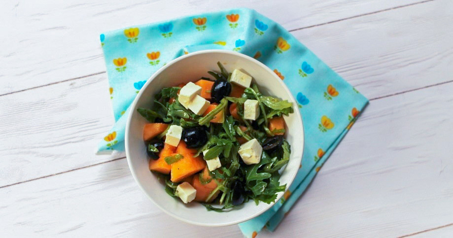 Cantaloupe salad with grape seed oil and olives - Pödör