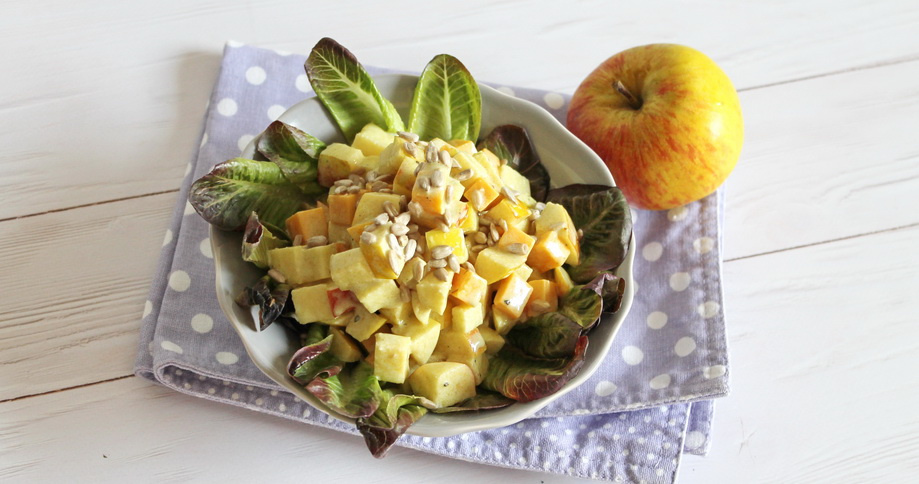 Cheese and apple salad with pumpkinseed oil - Pödör
