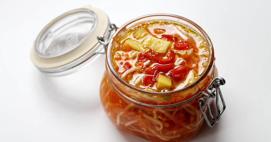 Marinated mung bean sprouts with chili - Pödör