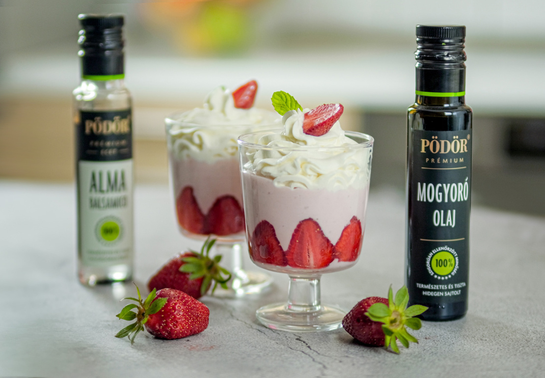 Villámgyors eper mousse mogyoró olajjal és alma balsamicóval