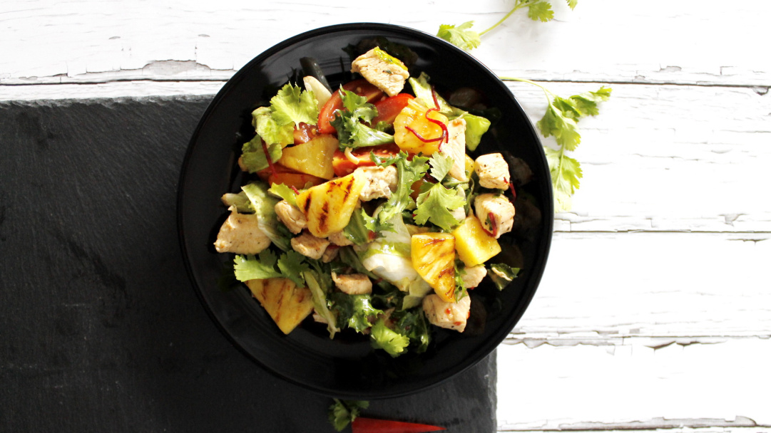 Grilled chicken - pineapple salad recipe - Pödör